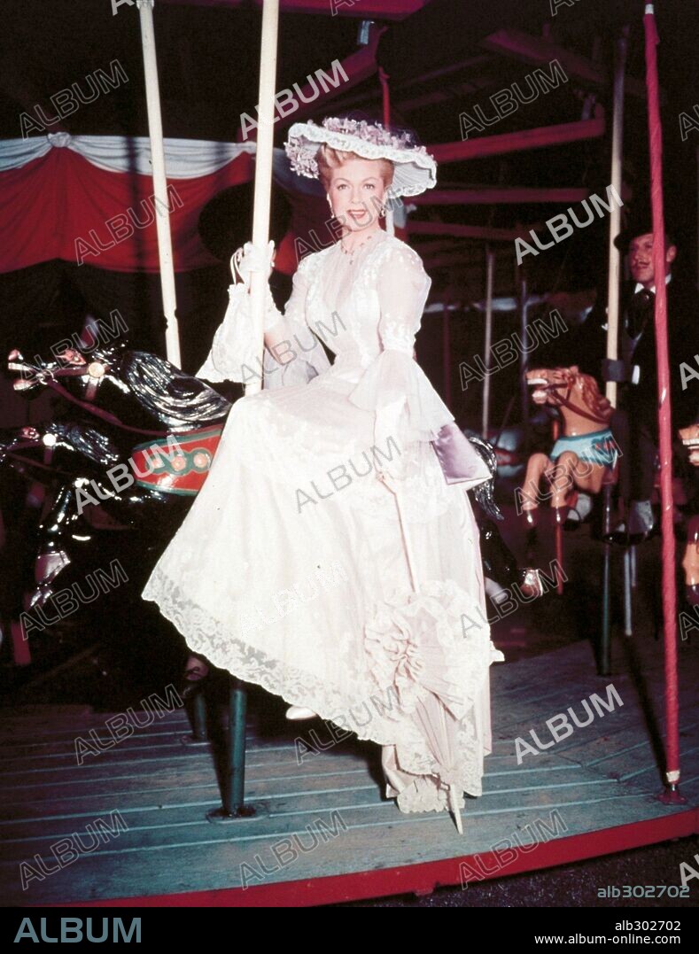 LANA TURNER in THE MERRY WIDOW, 1952, directed by CURTIS BERNHARDT. Copyright METRO GOLDWYN MAYER.