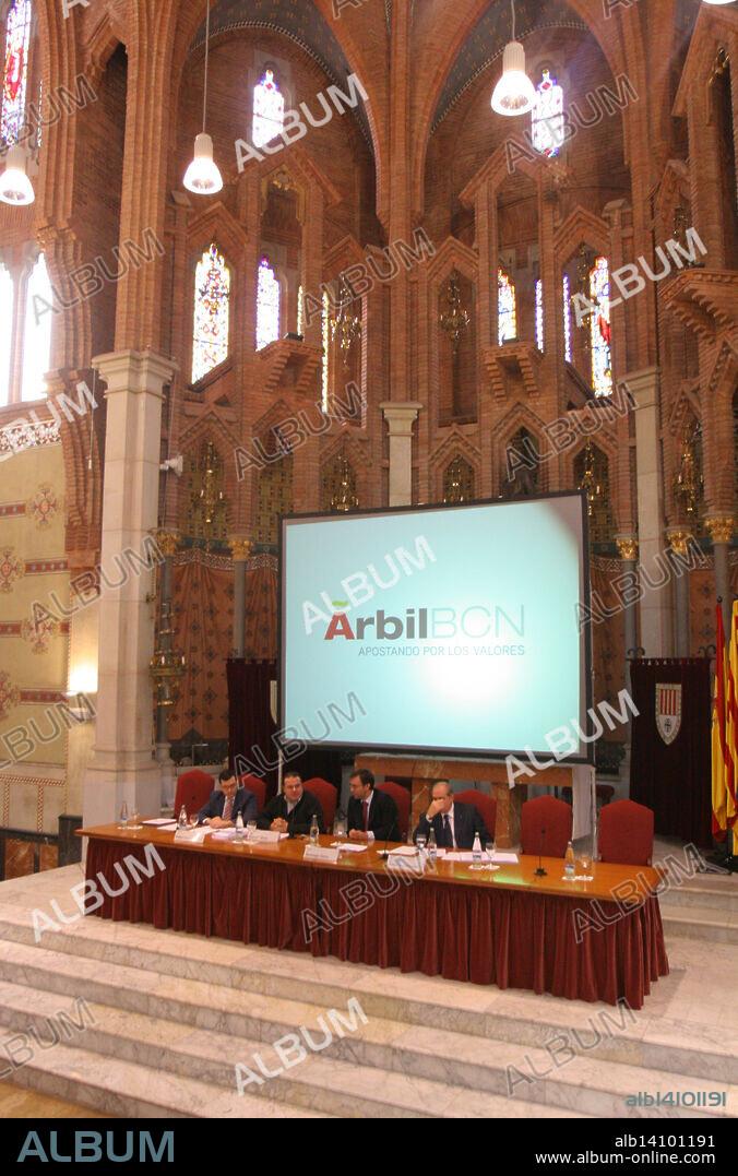 Pablo Nuevo, Manuel Silva, Santiago Gotor i Jorge Fernández Díaz, miembros del Opus Dei, presentan la revista Arbil BCN, en un foro el 2007. Barcelona.