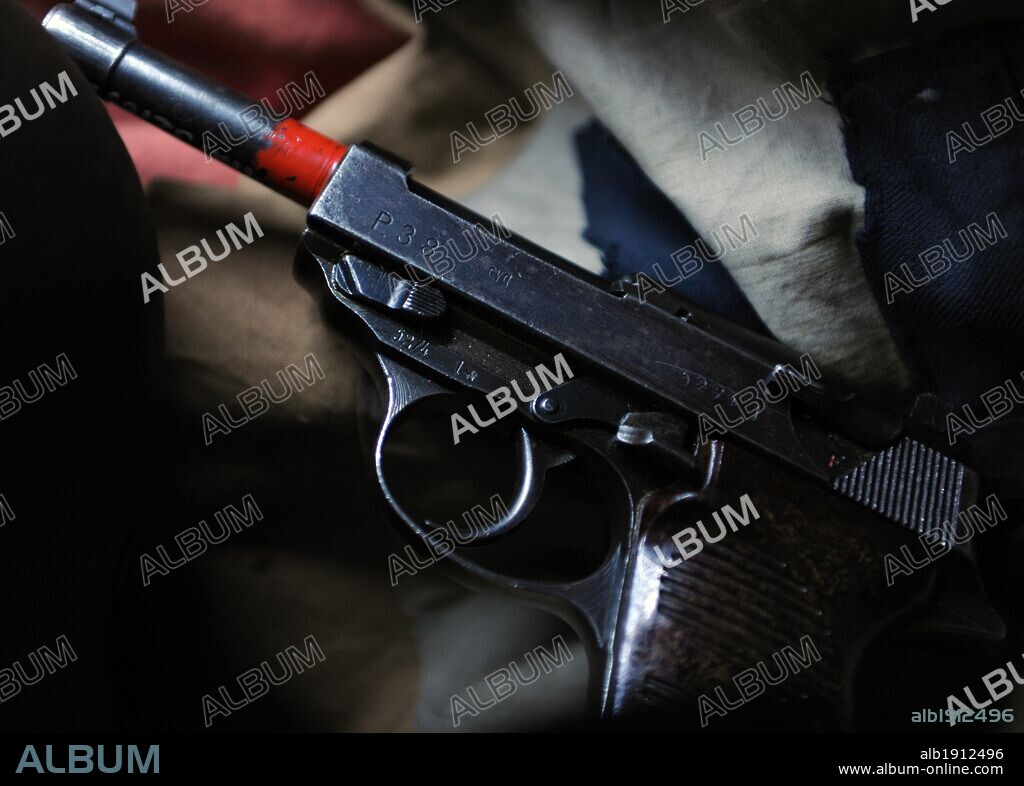 La Walther P38. Pistola calibre 9 mm. Desarrollada como la pistola estándar de la Wehrmacht ((fuerza armada alemania nazi) a inicios de la Segunda Guerra Mundial. Museo de Schindler. Cracovia. Polonia. Europa.