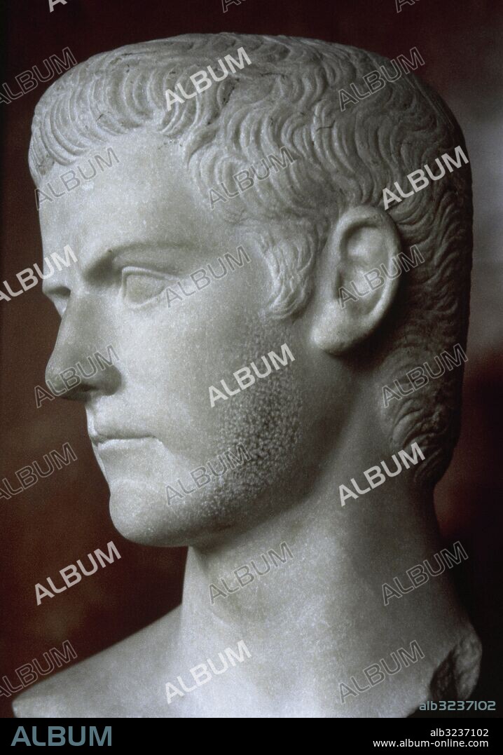 CALIGULA, Cayo Julio César (Anro,12 d. C. -Roma, 41 d. C.). Emperador romano (37 d. C-41 d. C). Segundo emperador perteneciente a la dinastía Julia-Claudia, hijo de Germánico y Vipsania Agripina. Busto en mármol del emperador. Museo del Louvre. París. Francia.