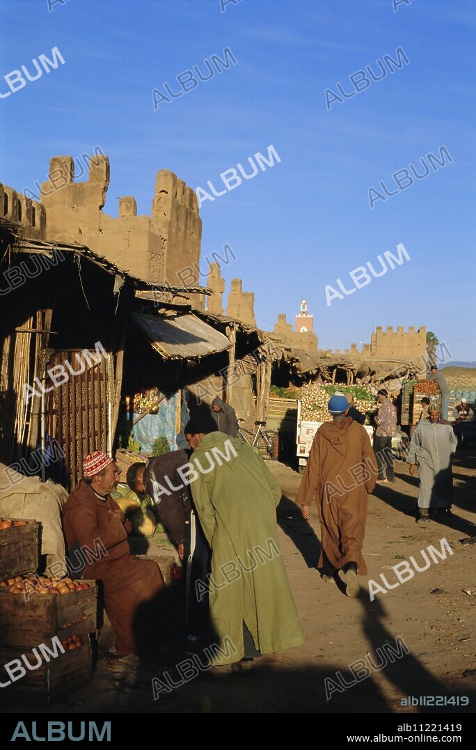 Sunday market (souk), Taroudant, Anti Atlas, Morocco, North Africa.