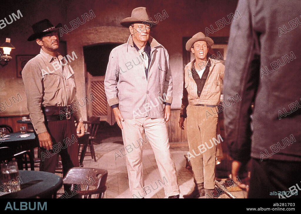 DEAN MARTIN y JOHN WAYNE en LOS CUATRO HIJOS DE KATIE ELDER, 1965 (THE SONS OF KATIE ELDER), dirigida por HENRY HATHAWAY. Copyright PARAMOUNT PICTURES.
