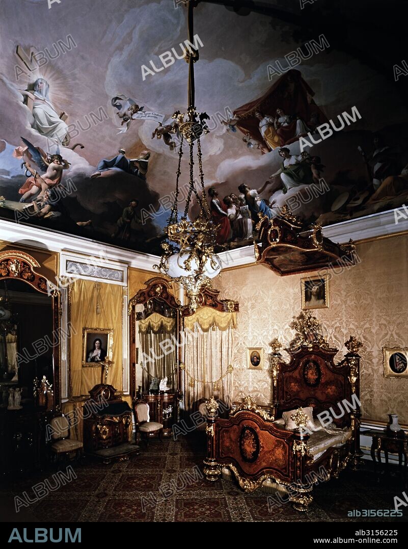 Conjunto interior del dormitorio de la reina, siglo XIX. Palacio Real, Aranjuez, Madrid.
