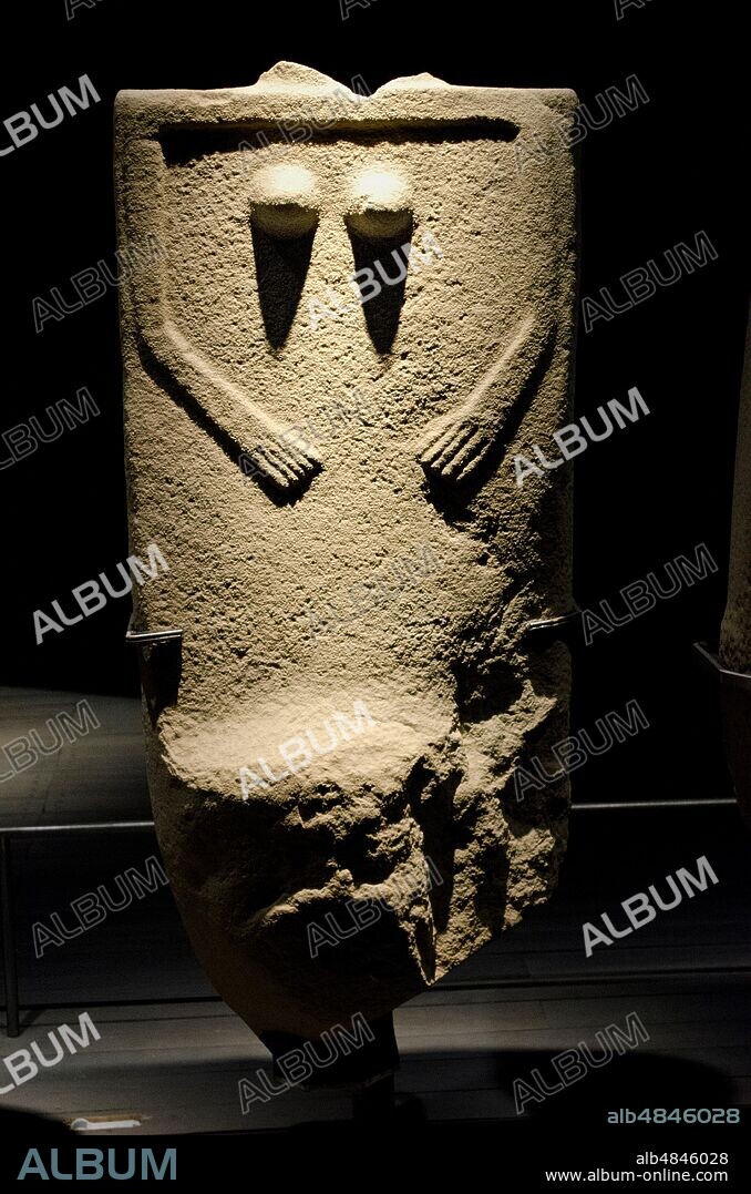 PREHISTORY statue stele muliebre discovered in Lunigiana. This type of anthropomorphic monument in sandstone is part of the phenomenon of megalithism, common to the pre / protohistoric populations of Europe between the fourth and first millennium BC - Italy, Copper Age.