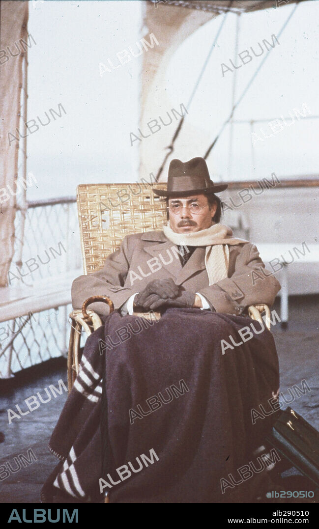 DIRK BOGARDE in DEATH IN VENICE, 1971 (MORTE A VENEZIA), directed by LUCHINO VISCONTI. Copyright WARNER BROTHERS.