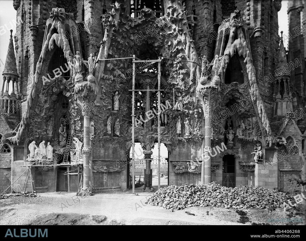 Templo expiatorio de la Sagrada Familia, Barcelona, 1915.