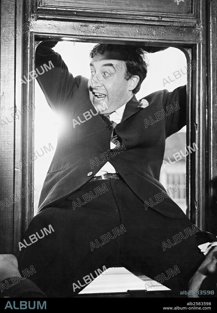 PETER SELLERS in TWO WAY STRETCH, 1961, directed by ROBERT DAY. Copyright BRITISH LION.