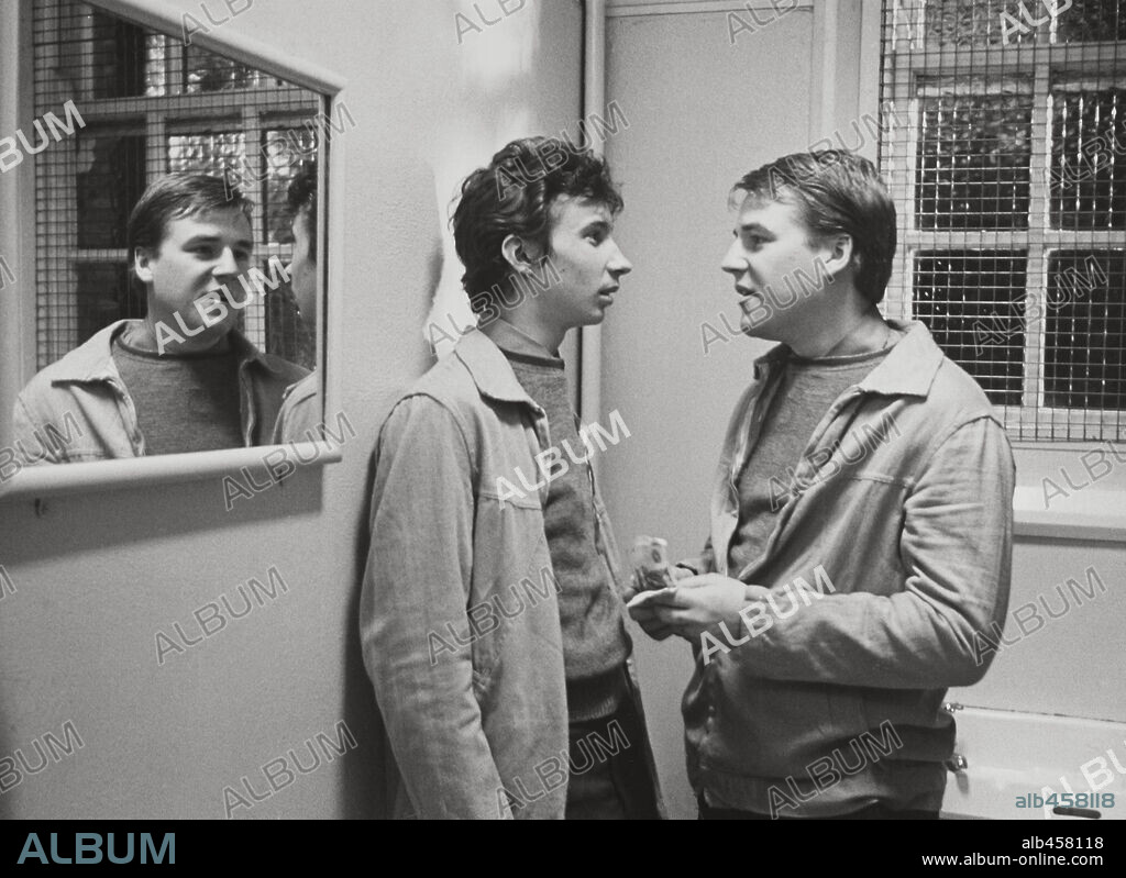 RAY WINSTONE en ESCORIA, 1979 (SCUM), dirigida por ALAN CLARKE. Copyright G.T.O. FILMS.