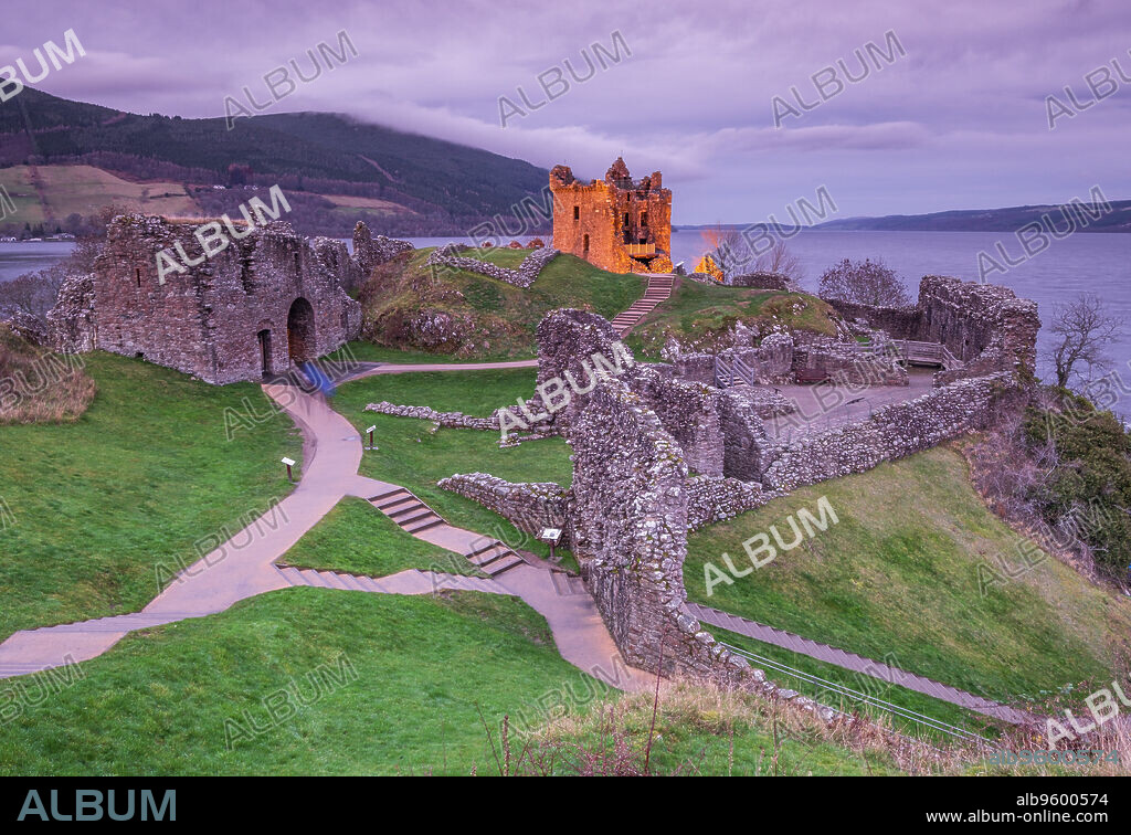 castillo de Urquhart, Patrimonio Nacional Escocés, lago Ness, Inverness, Highlands, Escocia, Reino Unido.
