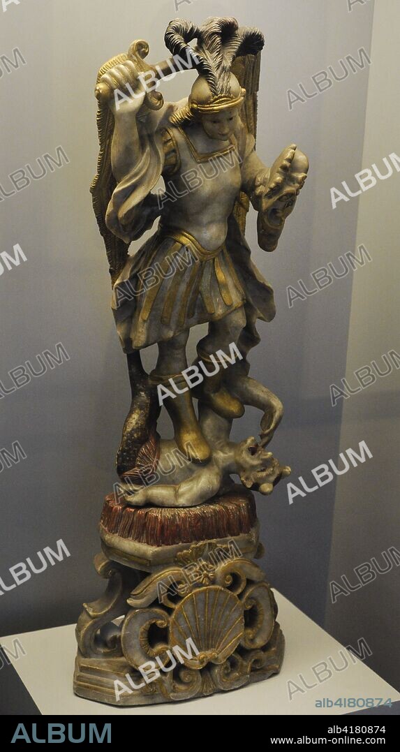 Arcángel. Escultura en alabastro. Virreinato del Perú. Siglo XVII. Huamanga, Perú. Museo de América. Madrid. España.