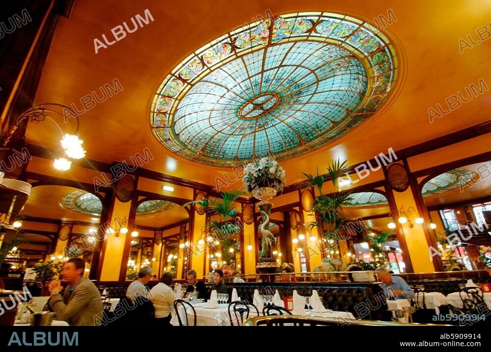 Paris (Frankreich), Brasserie Bofinger (3, Rue Bastille). Innenansicht. Foto, 27.5.2006.