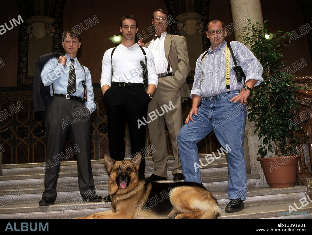 COMMISSIONER REX / Rex takes revenge D 1998 / Hans Werner Christian Böck (HEINZ WEIXELBRAUN), Alexander Brandtner (GEDEON BURKHARD), Dr. Leo Graf (GERHARD ZEMANN), Peter Höllerer (WOLF BACHOFNER) and REX C42372 / Headline: COMMISSIONER REX / D 1998.