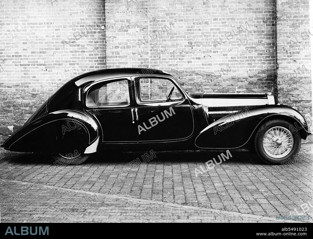 UNKNOWN. 1939 Bugatti Type 57 with body by Figoni et Falaschi.