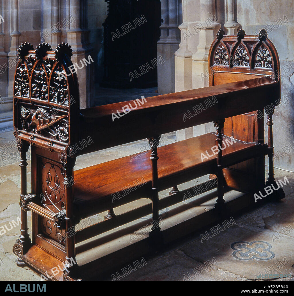 ANTONI GAUDÍ. Banco del panteón de Comillas, 1878-1881.