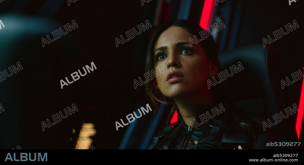 EIZA GONZALEZ en GODZILLA VS. KONG, 2021, dirigida por ADAM WINGARD. Copyright Legendary Entertainment / Warner Bros.
