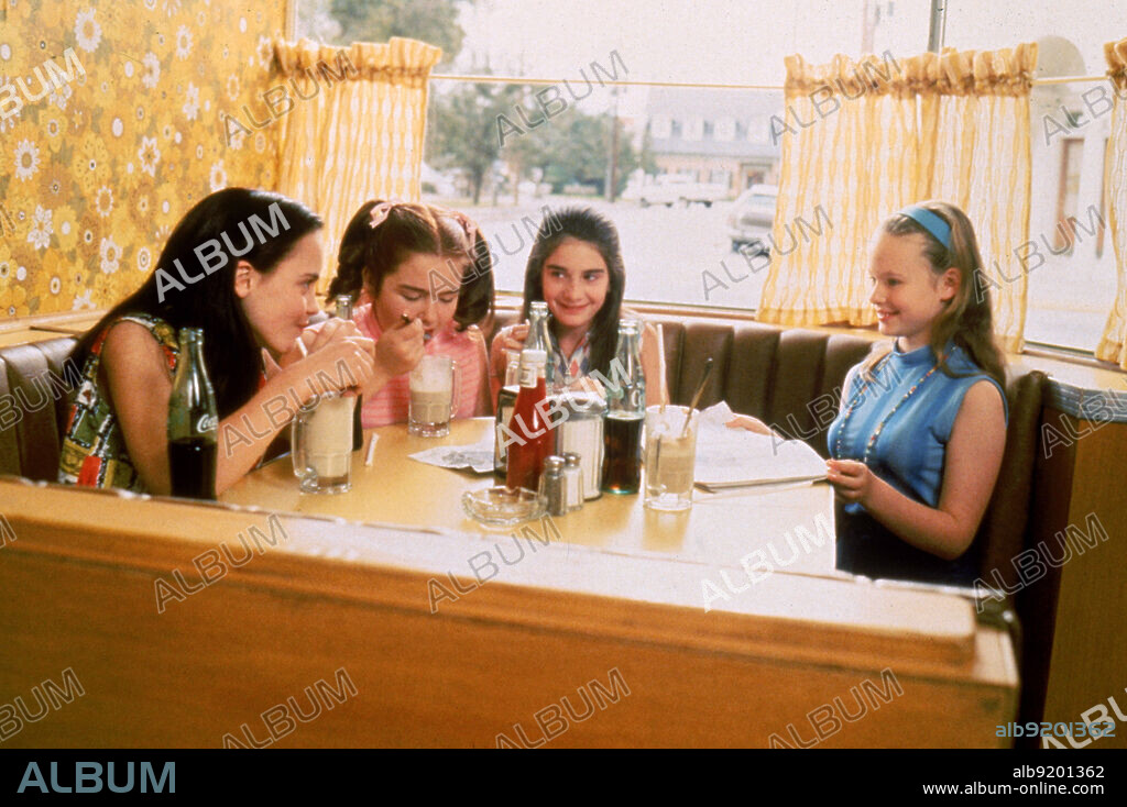 ASHLEIGH ASTON-MOORE, CHRISTINA RICCI, GABY HOFFMAN and THORA BIRCH in NOW AND THEN, 1995, directed by LESLIE LINKA GLATTER. Copyright NEW LINE CINEMA.
