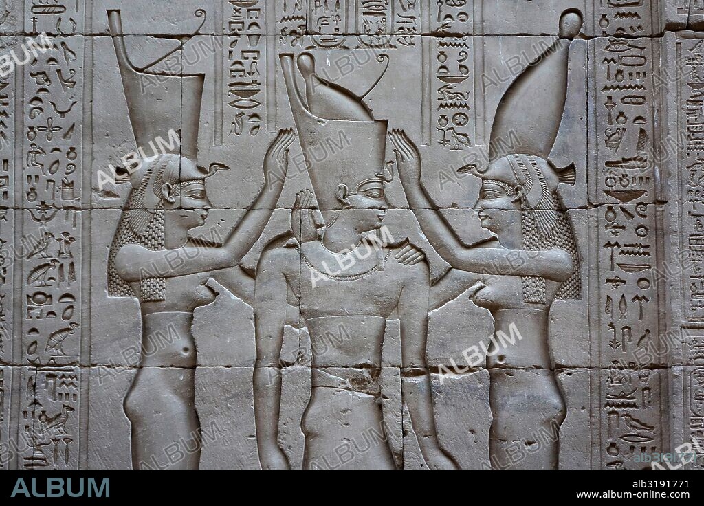 El Templo de Edfu está ubicado en la ciudad de Edfu (Egipto), que durante el periodo grecorromano fue conocida como Apolinópolis Magna, dedicada al dios de los dioses, Horus-Apolo.