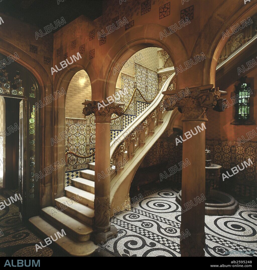 El Palacio del Barón de Quadras (en catalán Palau del Baró de Quadras), es un edificio modernista, situado en el número 373 de la Avenida Diagonal de Barcelona (España), realizado por el arquitecto Josep Puig i Cadafalch entre los años 1904 y 1906.