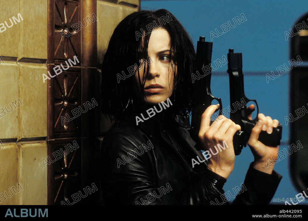 KATE BECKINSALE in UNDERWORLD, 2003, unter der Regie von LEN WISEMAN. Copyright SCREEN GEMS/LAKESHORE ENTERTAINMENT / ENDRENYI, EGON.