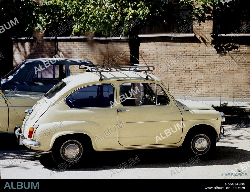 COCHE SEAT 600E AMARILLO CLARO CON BACA.