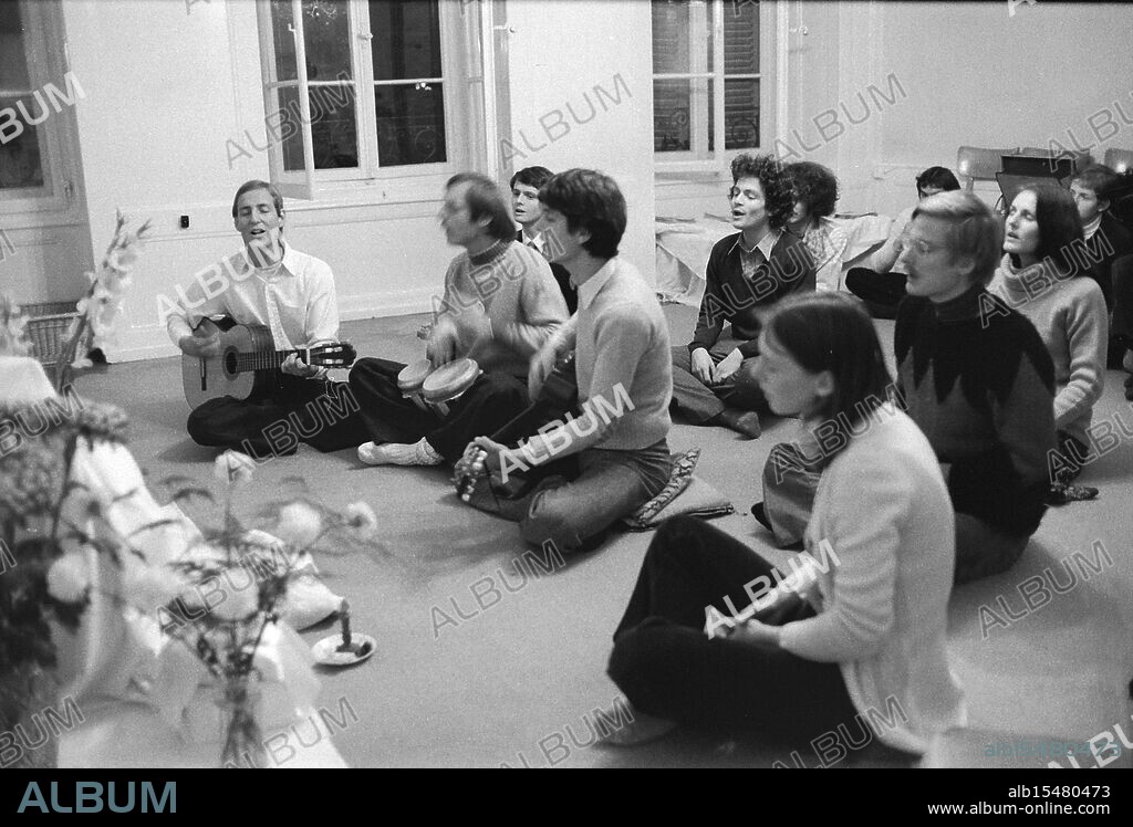Adherents at meeting with guru Maharaji, 1973.