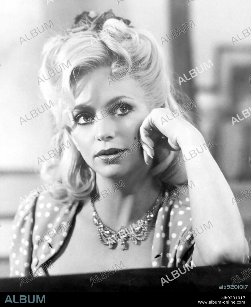 GOLDIE HAWN in SWING SHIFT - LIEBE AUF ZEIT, 1984 (SWING SHIFT), unter der Regie von JONATHAN DEMME. Copyright WARNER BROTHERS.