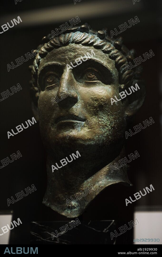 CONSTANTINO I 'EL GRANDE' (Cayo Flavio Valerio Constantino) (285-337). Emperador romano. S. III-IV. Legalizador de la religión cristiana por el Edicto de Milán, 313. Busto romano. Museo Histórico Alemán (Deutsches Historisches Museum). Berlín. Alemania.