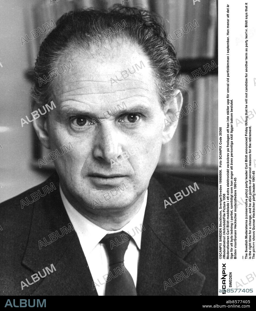 ©SCANPIX SWEDEN Stockholm, Sverige/Sweden 19990806. Foto SCANPIX Code 20360. //Moderatretro// //Arkivbild/File Picture 1958. Moderatledaren Carl Bildt meddelade i ett extra elektroniskt veckobrev på fredagen att han inte ställer upp för omval vid partistämman i september. Han menar att det är läge för att byta ledning i partiet, samtidigt som han anger att även personliga skäl ligger bakom beslutet.. Bilden visarGunanr Heckscher moderatledare 1961-65. ---. The Swedish Moderaterna (conservative patry) party leader Carl Bildt announced Friday 06Aug that he will not candidae for another term as party leader. Bildt says that it is the right time for a change, and he also points out peronal reasons for the retirement.. The picture shows Gunnar Heckscher party leader 1961-65.