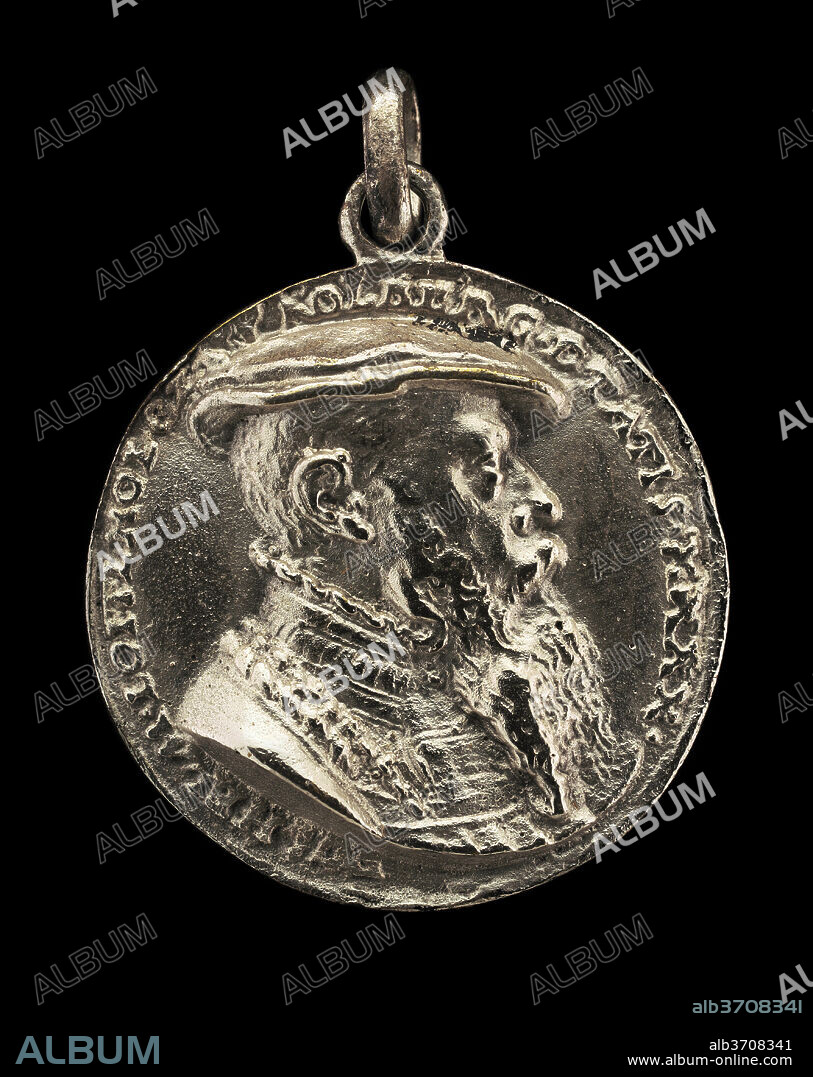 MATTHES GEBEL. Wilhelm Löffelholz von Kolberg, 1501-1554, Patrician of Nuremberg [obverse]. Dated: 1541. Dimensions: overall (height with suspension loop): 4.26 cm (1 11/16 in.)  overall (diameter without loop): 3.68 cm (1 7/16 in.)  gross weight: 21.36 gr (0.047 lb.)  axis: 12:00. Medium: silver//With ring.