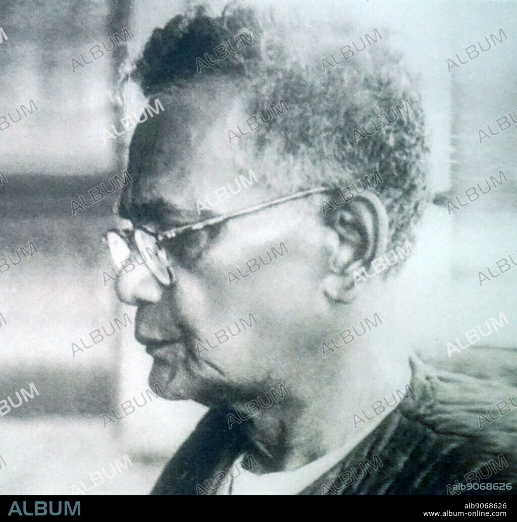 Nandalal Bose (1882 1966) pioneer of modern Indian art and a key figure of Contextual Modernism. A pupil of Abanindranath Tagore, Bose was known for his 'Indian style' of painting. He became the principal of Kala Bhavan, Santiniketan in 1922. He was influenced by the Tagore family and the murals of Ajanta; his classic works include paintings of scenes from Indian mythologies, women, and village life.
