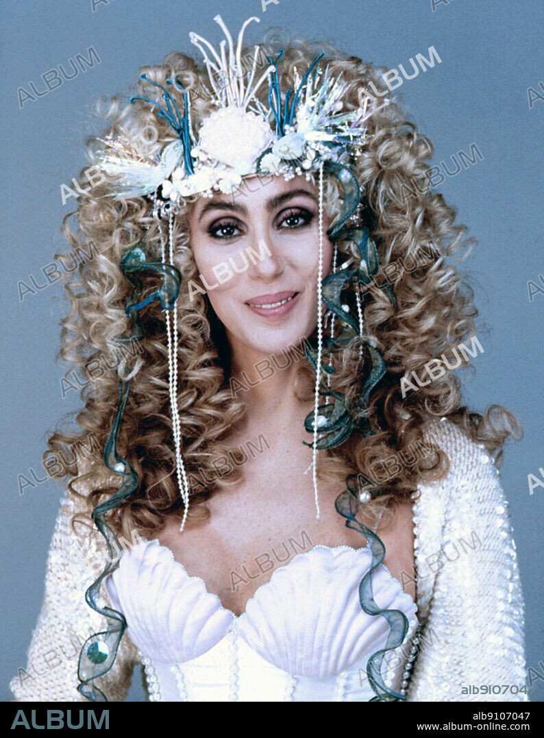 CHER en SIRENAS, 1990 (MERMAIDS), dirigida por RICHARD BENJAMIN. Copyright ORION PICTURES.