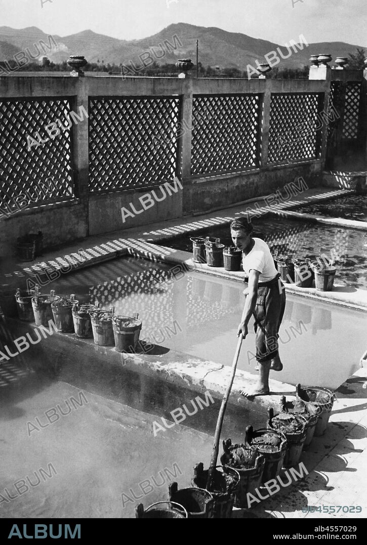 Italy. Veneto. abano terme. mud baths in abano terme. 1930.