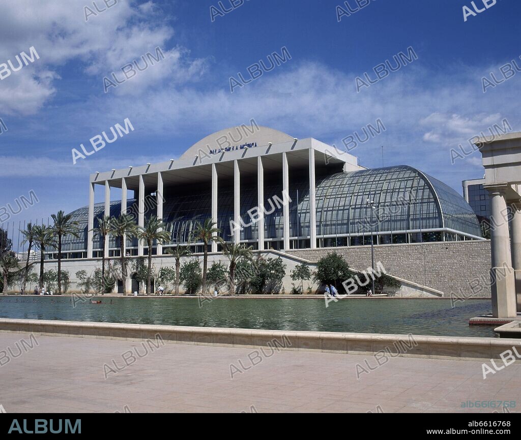 JOSE MARIA GARCIA PAREDES (1924-1990). PALACIO DE LA MUSICA - VISTA EXTERIOR CON LAGO -.
