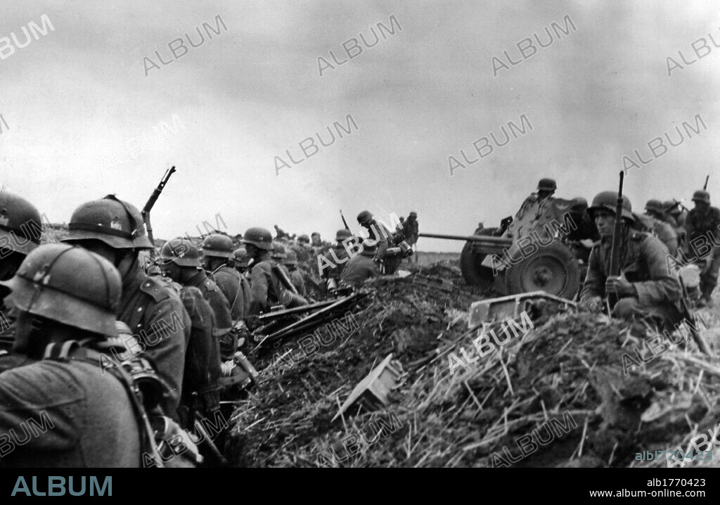 German infantry during the battle of Izyum. A German infantry unit in a trench ready for the offensive during the battle of Izyum. Izyum, June 1942.
