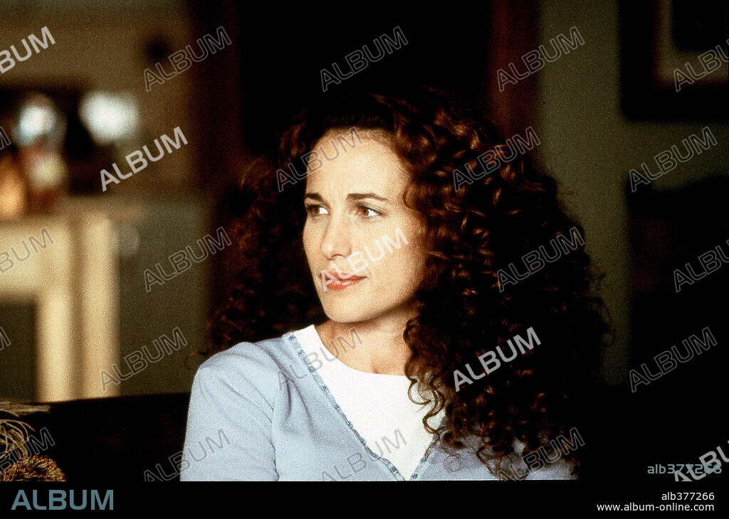 ANDIE MacDOWELL in CRUSH, 2001, directed by JOHN MCKAY. Copyright PIPEDREAM PICTURES/FILM FOUR FILM COUNCIL/INDUSTRY ENTERTAIN.