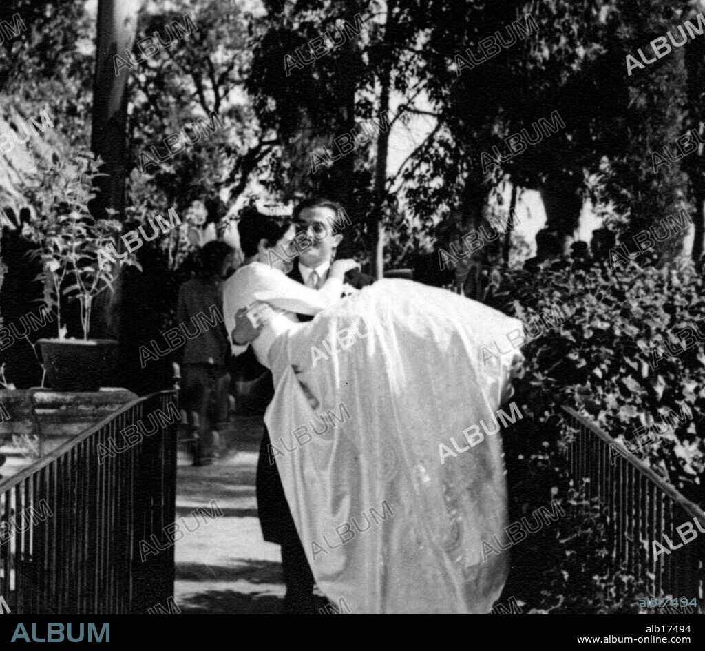 Asun Carandell y José Agustín Goytisolo. Boda, 1955.