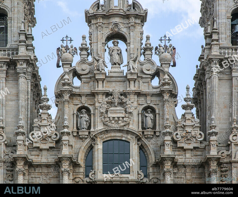 Spanien Santiago de Compostela Galicien 0720 Kathedrale Ansicht von W Turmzwischenbau Ausschnitt.