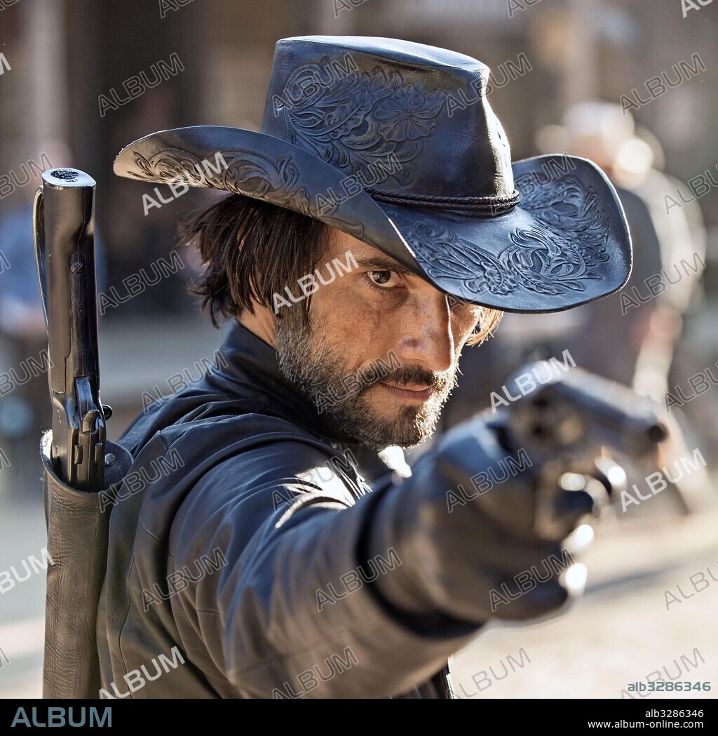RODRIGO SANTORO en WESTWORLD, 2016, dirigida por JONATHAN NOLAN. Copyright WARNER BROS. TELEVISION. Temporada 1.