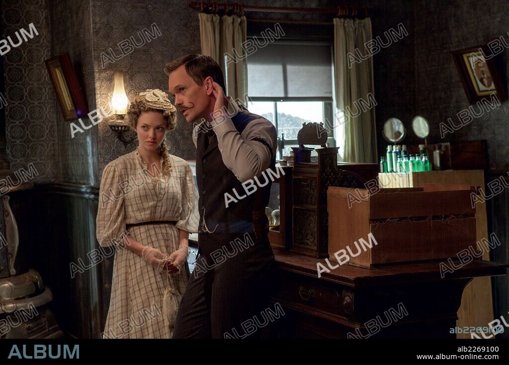 AMANDA SEYFRIED and NEIL PATRICK HARRIS in A MILLION WAYS TO DIE IN THE WEST, 2014, directed by SETH MACFARLANE. Copyright MEDIA RIGHTS CAPITAL.