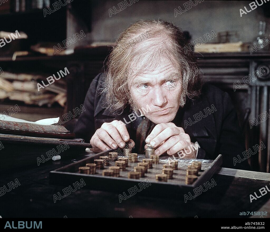 ALBERT FINNEY in SCROOGE, 1970, directed by RONALD NEAME. Copyright 20TH CENTURY FOX.