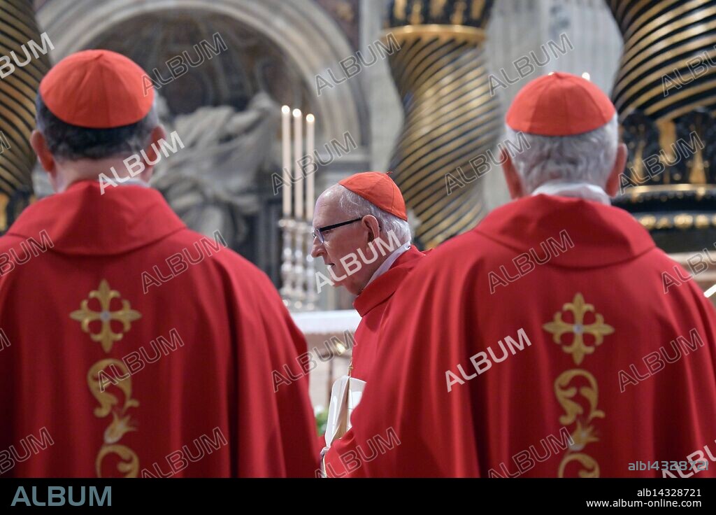 Vatican, VATICAN: NO LIBRI** Italy, Rome, Vatican, 2025/4/30 .Cardinal elector James Michael Harvey attend a mass on the fifth of nine days of mourning for late Pope Francis, in St. Peter's Basilica at the Vatican Photograph by ALESSIA GIULIANI / Catholic Press Photo (Credit Image: © Alessia Giuliani/IPA via ZUMA Press).