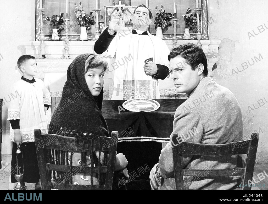 MARCELLO MASTROIANNI y MARINA VLADY en DÍAS DE AMOR, 1954 (GIORNI D'AMORE), dirigida por GIUSEPPE DE SANTIS. Copyright EXCELSA FILM.
