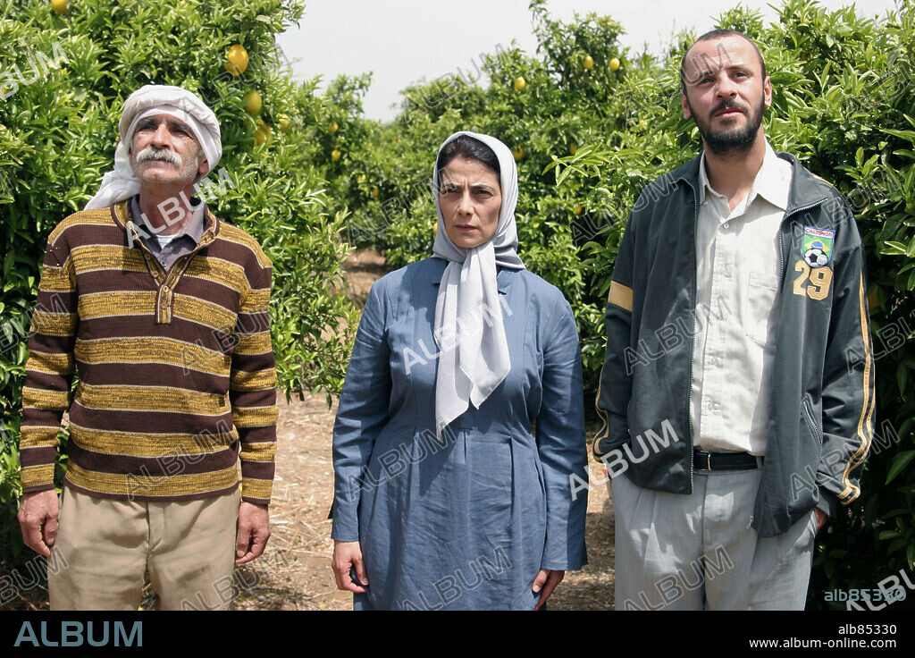 ALI SULIMAN, HIAM ABBASS et TARIK KOPTY dans LEMON TREE, 2008, réalisé par ERAN RIKLIS. Copyright ERAN RIKLIS PRODUCTIONS.