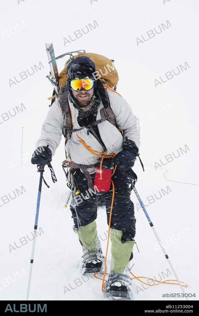 Climbing expedition on Mount McKinley, 6194m, Denali National Park, Alaska, United States of America, North America.