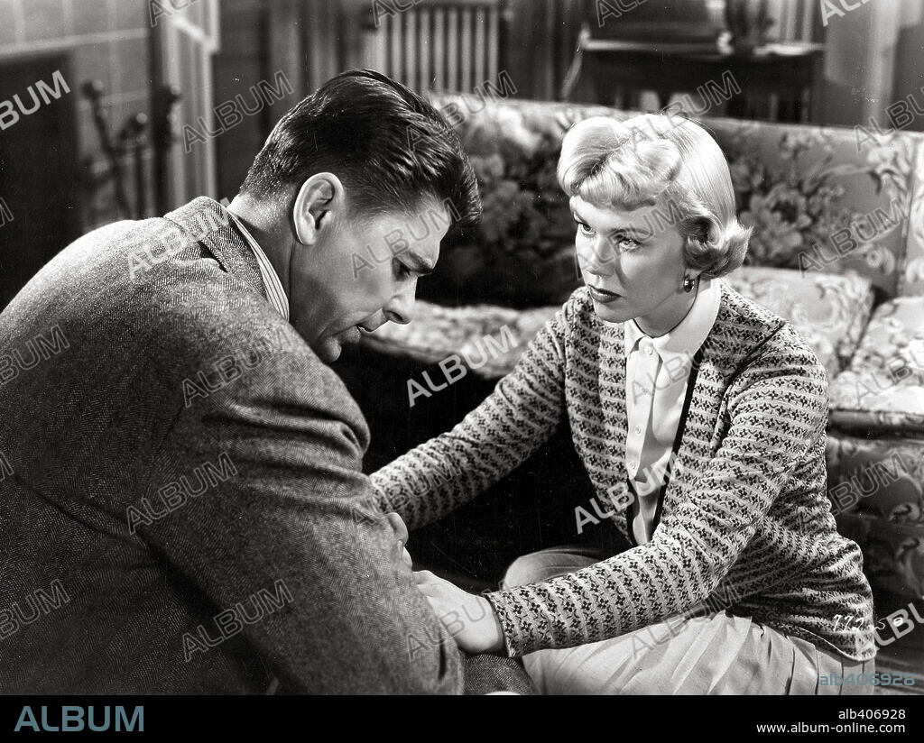 DORIS DAY and RONALD REAGAN in THE WINNING TEAM, 1952, directed by LEWIS SEILER. Copyright WARNER BROTHERS.
