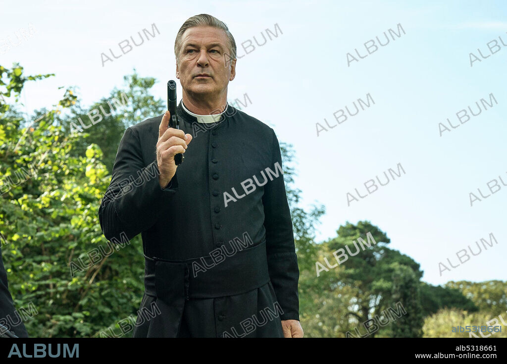 ALEC BALDWIN in PIXIE, 2020, directed by BARNABY THOMPSON. Copyright Confit Productions / Fragile Films.