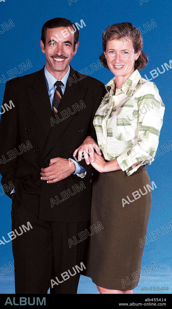 ANA DUATO y IMANOL ARIAS en CUENTAME-TV, 2001, dirigida por AGUSTIN CRESPI y RAMON FERNANDEZ. Copyright TVE.