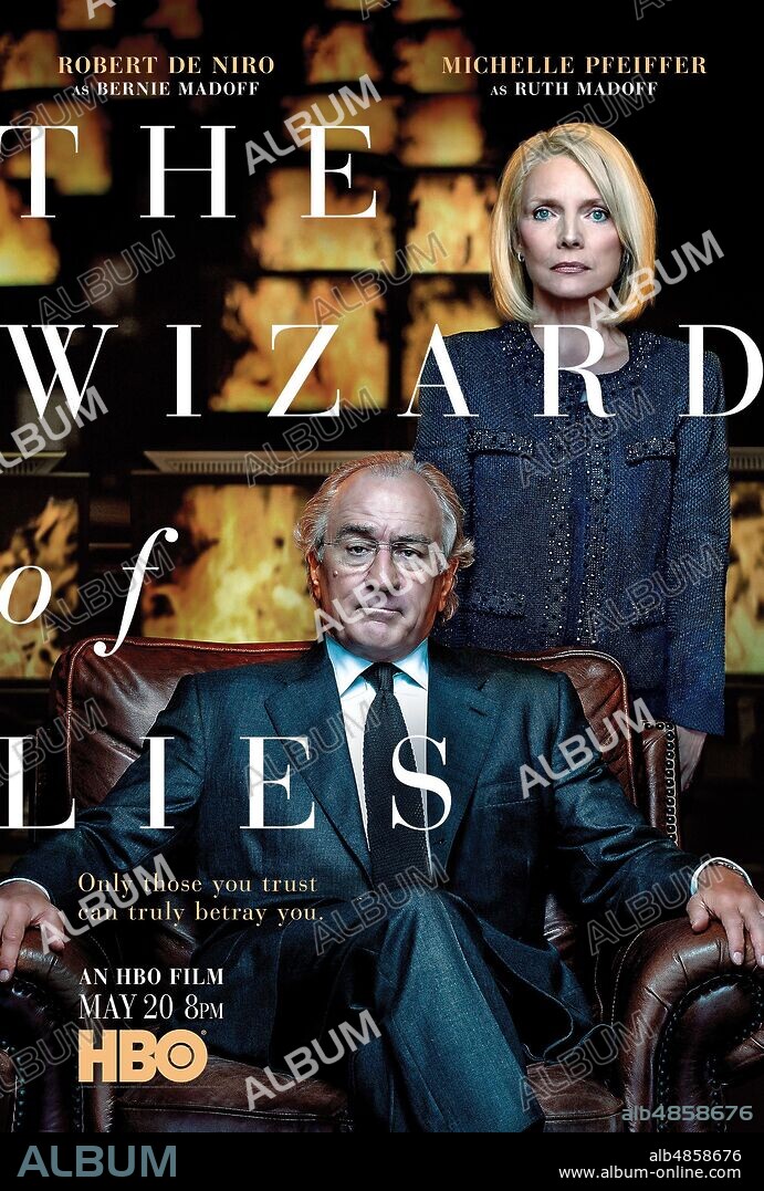 MICHELLE PFEIFFER y ROBERT DE NIRO en THE WIZARD OF LIES, 2017, dirigida por BARRY LEVINSON. Copyright HBO/TRIBECA PRODUCTIONS.