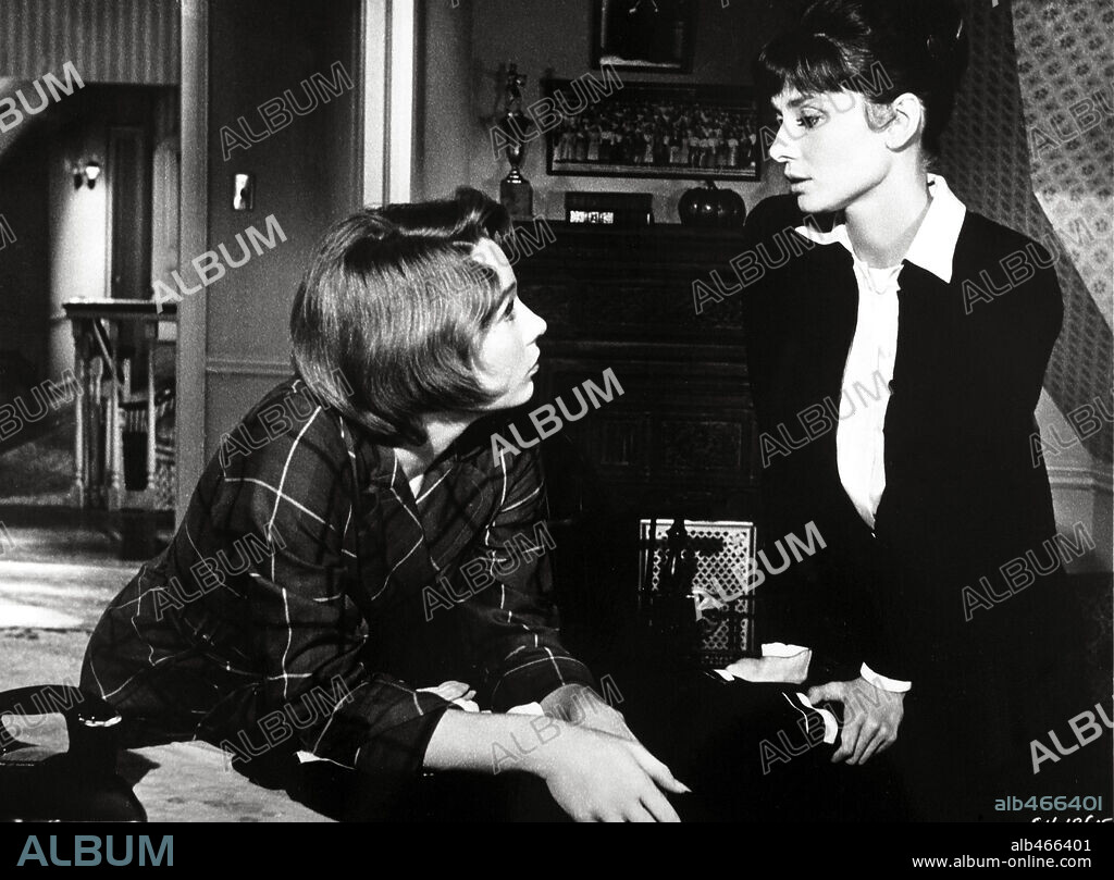 AUDREY HEPBURN y SHIRLEY MACLAINE en LA CALUMNIA, 1961 (THE CHILDREN'S HOUR), dirigida por WILLIAM WYLER. Copyright UNITED ARTISTS.