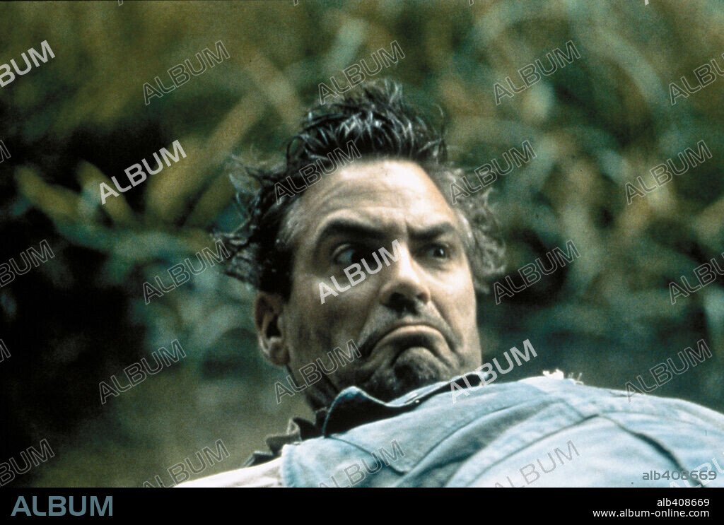 GEORGE CLOONEY en O BROTHER!, 2000 (O BROTHER, WHERE ART THOU?), dirigida por ETHAN COEN y JOEL COEN. Copyright UNIVERSAL/TOUCHSTONE/ BUENA VISTA/WORKING TITLE.